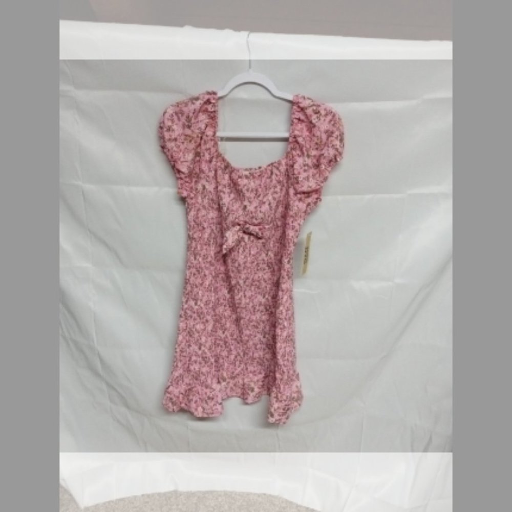 Madden NYC. Juniors Smock Dress Cut Out Tie